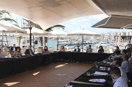 Ir a la noticia Torrevieja hosts the first working table promoted by AGAMED to establish a Social Pact